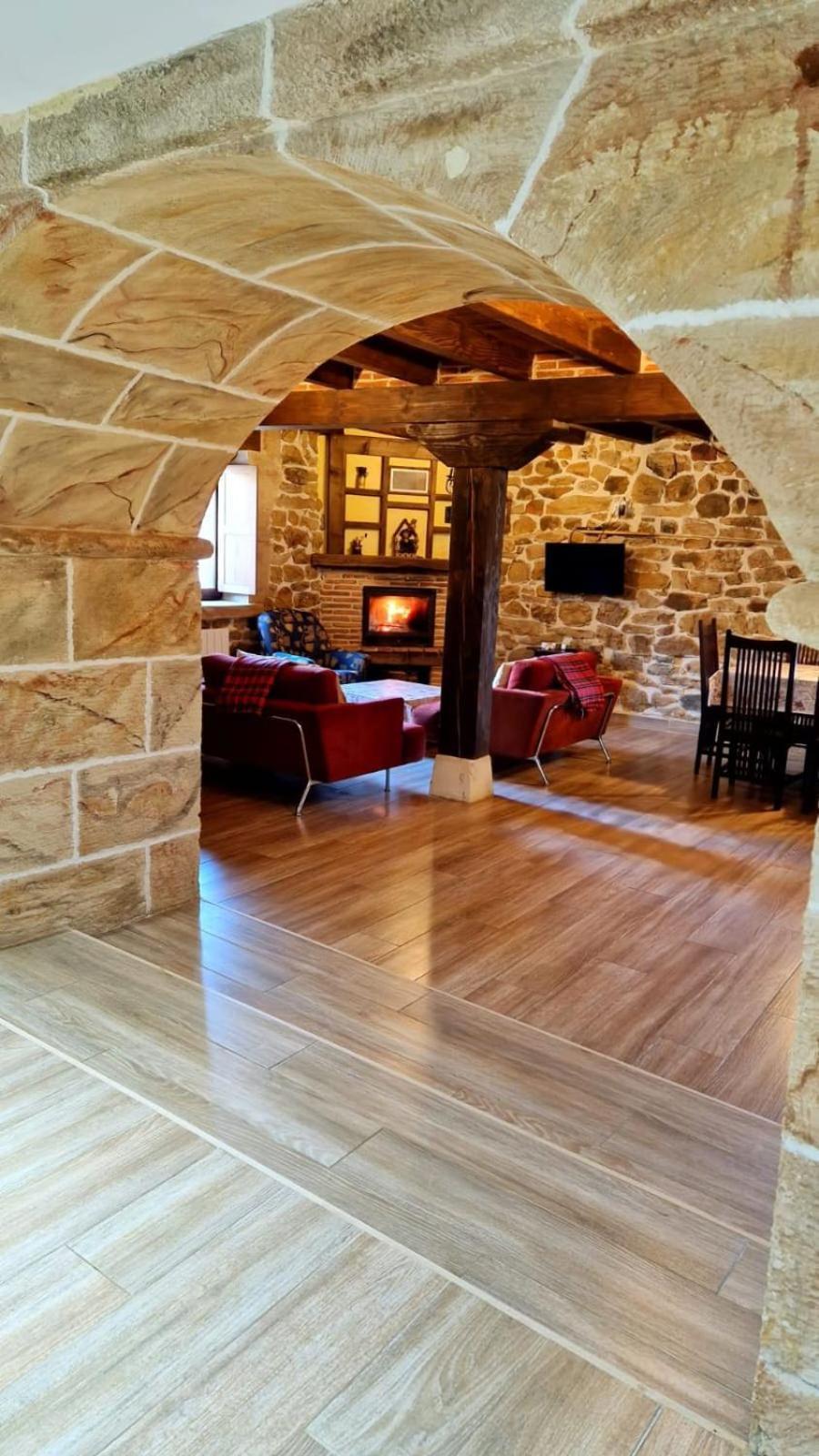 Casa De Pueblo Las Golondrinas De Luena San Miguel de Luena Eksteriør billede